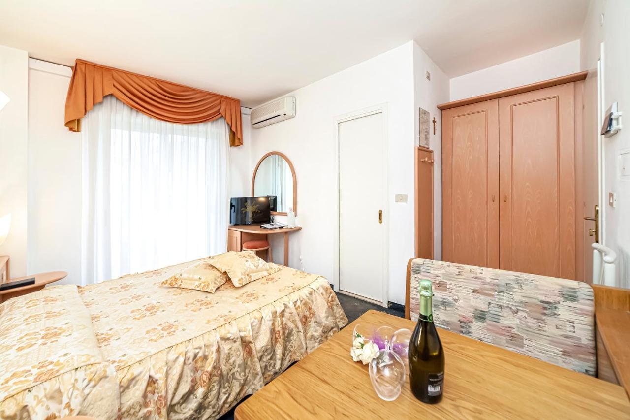 Hotel Villa Luisa Lignano Sabbiadoro Zewnętrze zdjęcie