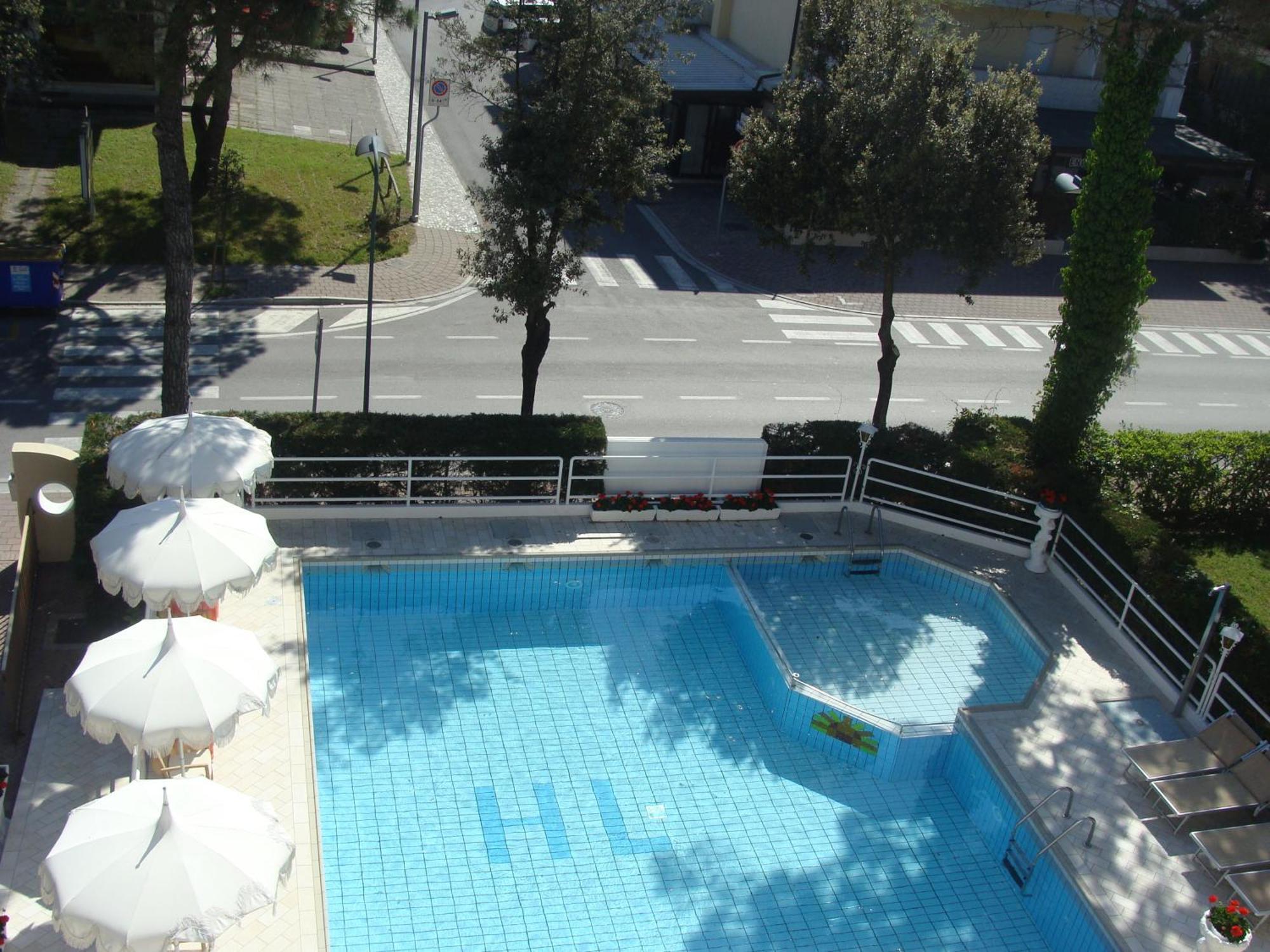Hotel Villa Luisa Lignano Sabbiadoro Zewnętrze zdjęcie