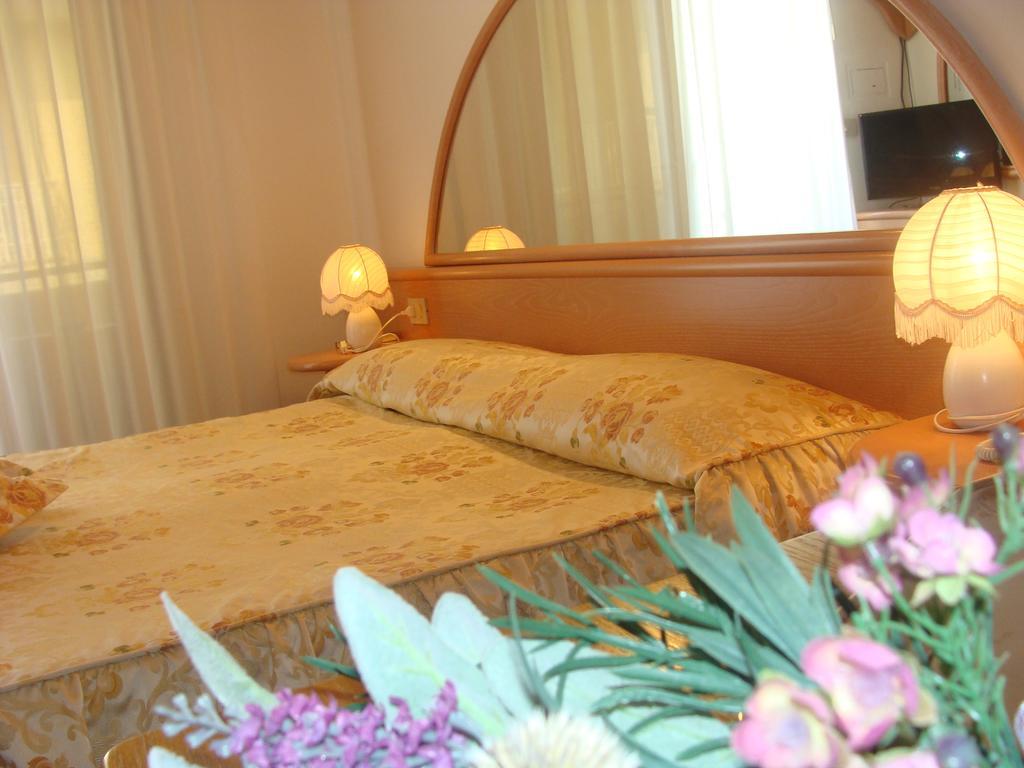 Hotel Villa Luisa Lignano Sabbiadoro Zewnętrze zdjęcie