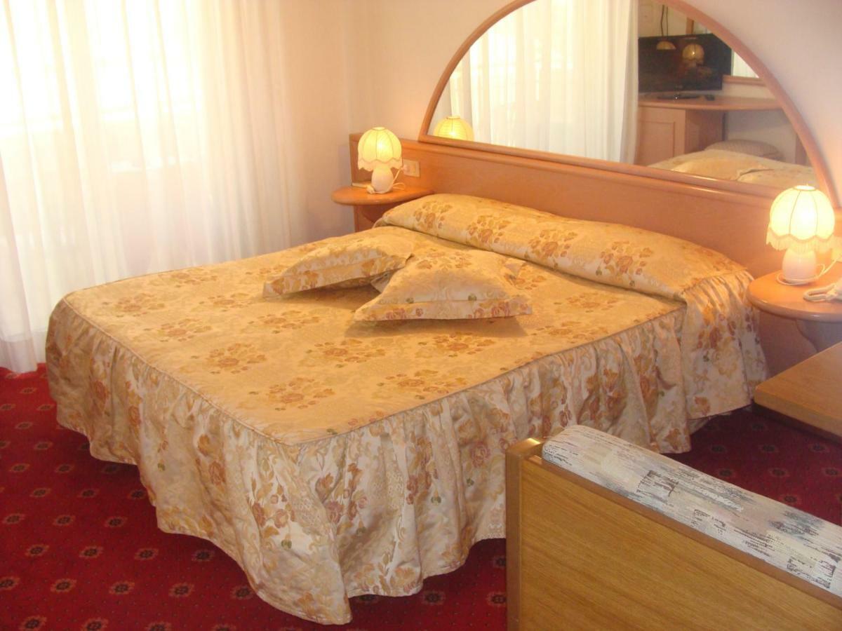 Hotel Villa Luisa Lignano Sabbiadoro Zewnętrze zdjęcie